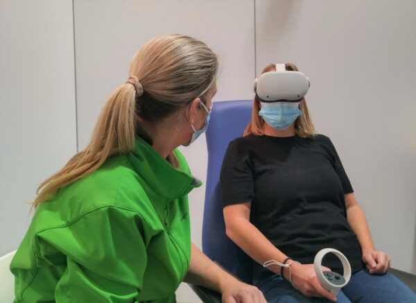 VR-bril helpt inwoners van West-Brabant bij prikangst