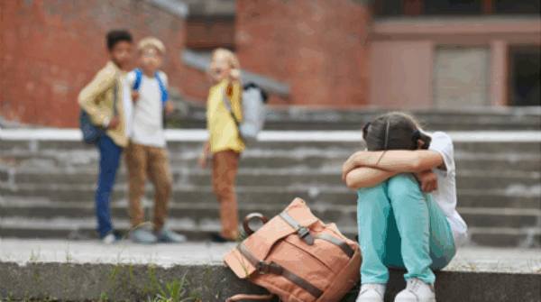 Pesten: van schoolplein tot scherm. Hoe kan je jouw kind helpen?